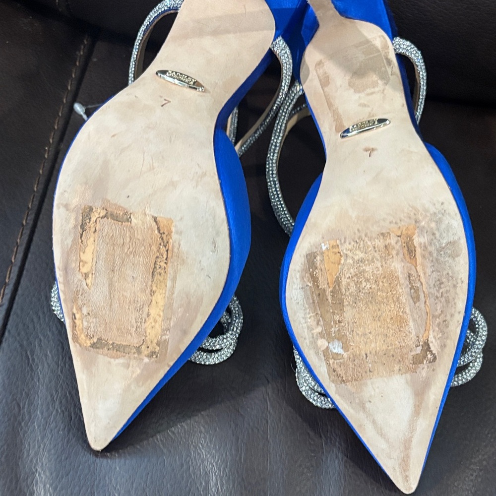 Badgley Mischka Jasmine Pointed Toe Pump - Picture 7 of 8